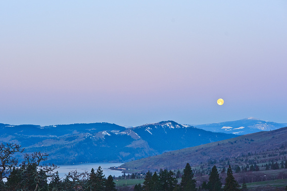 moonset over the Columbia